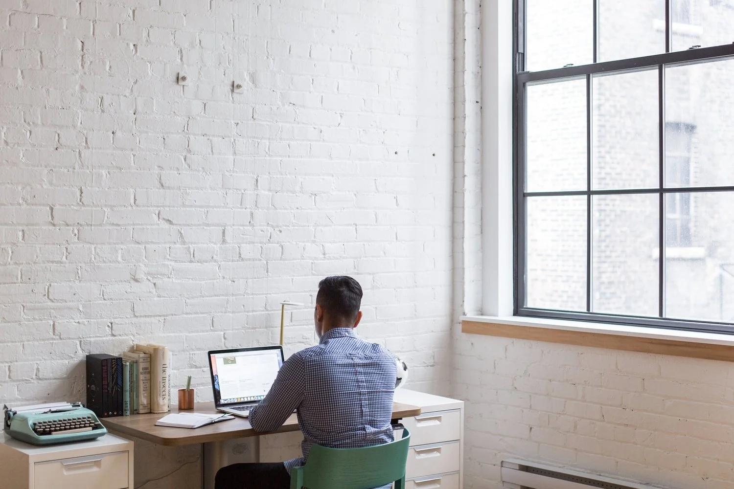 The Impact Of Effective Lighting In Your Working Environment